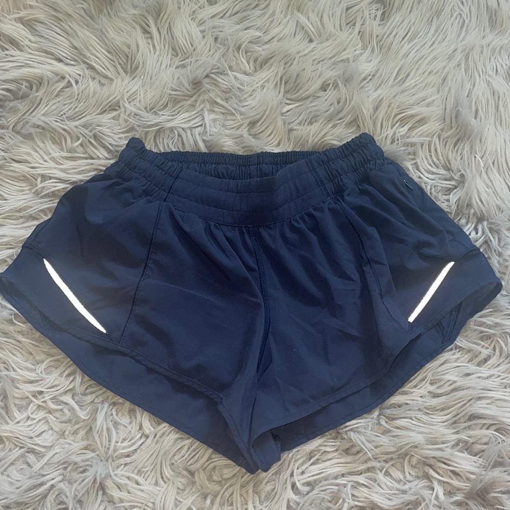 Lululemon Hotty Hot shorts 2.5
